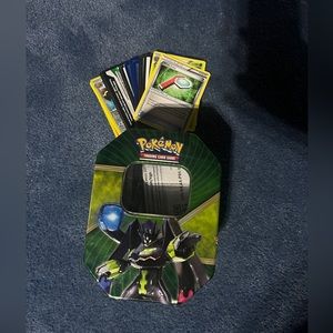 Pokémon Tin With Cards
